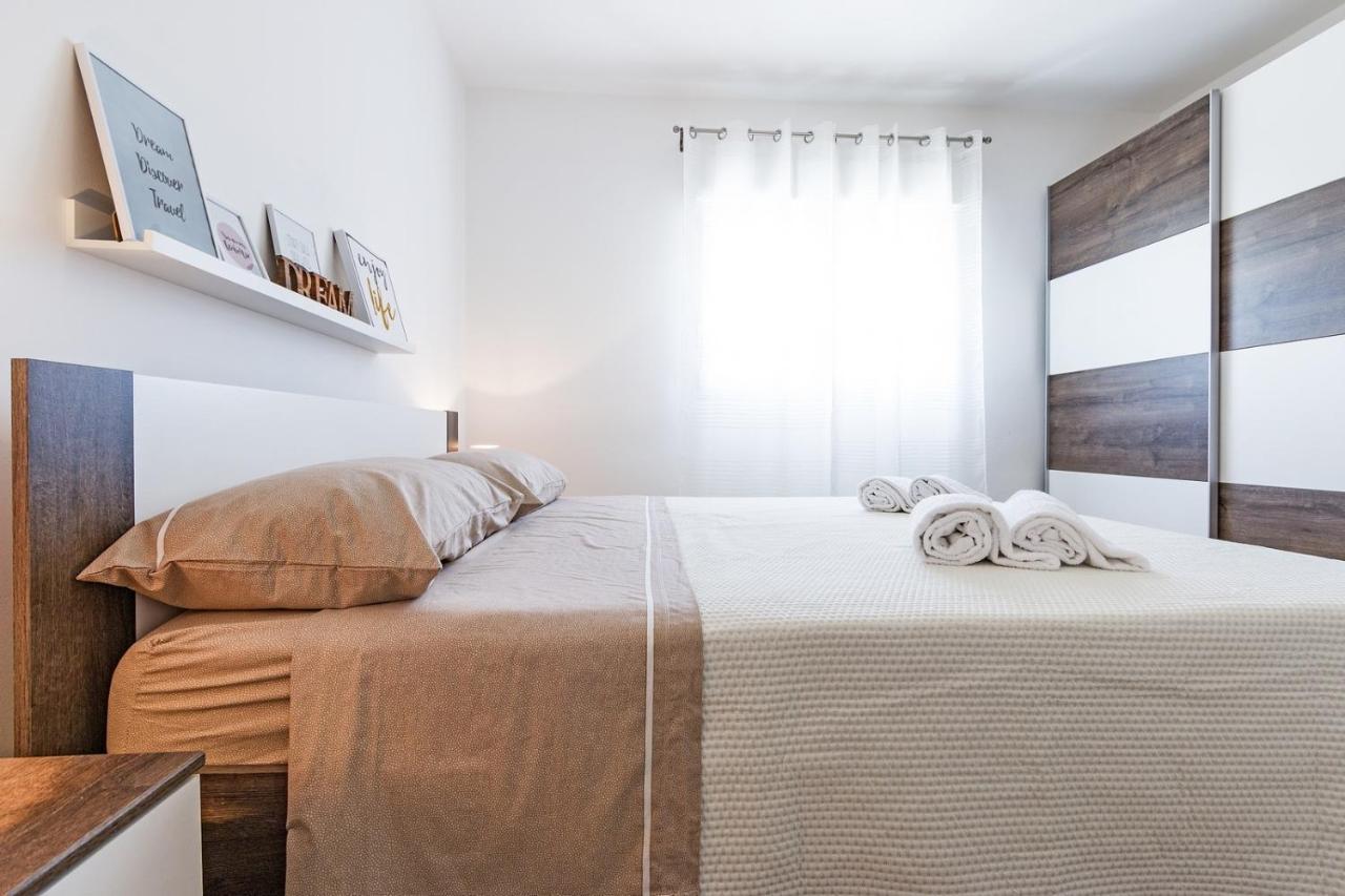Holiday Apartment Near The Beach Fažana Exterior foto
