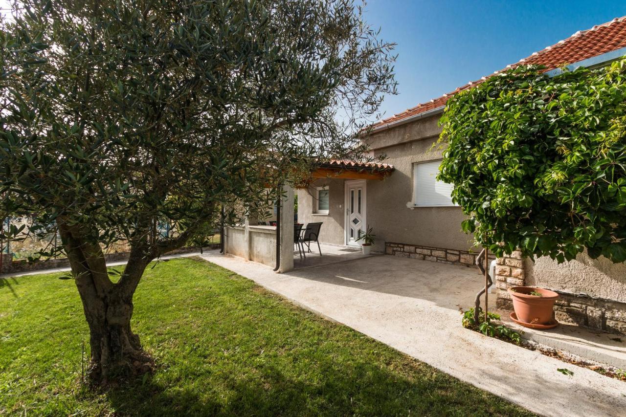 Holiday Apartment Near The Beach Fažana Exterior foto